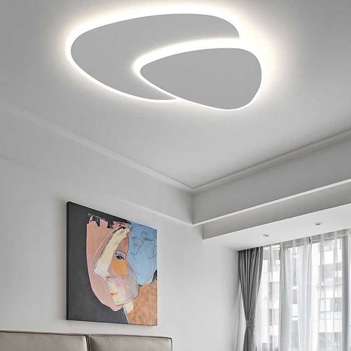 Vylund | Slank geometrisk trekantet silhuet indbygningsloftlampe