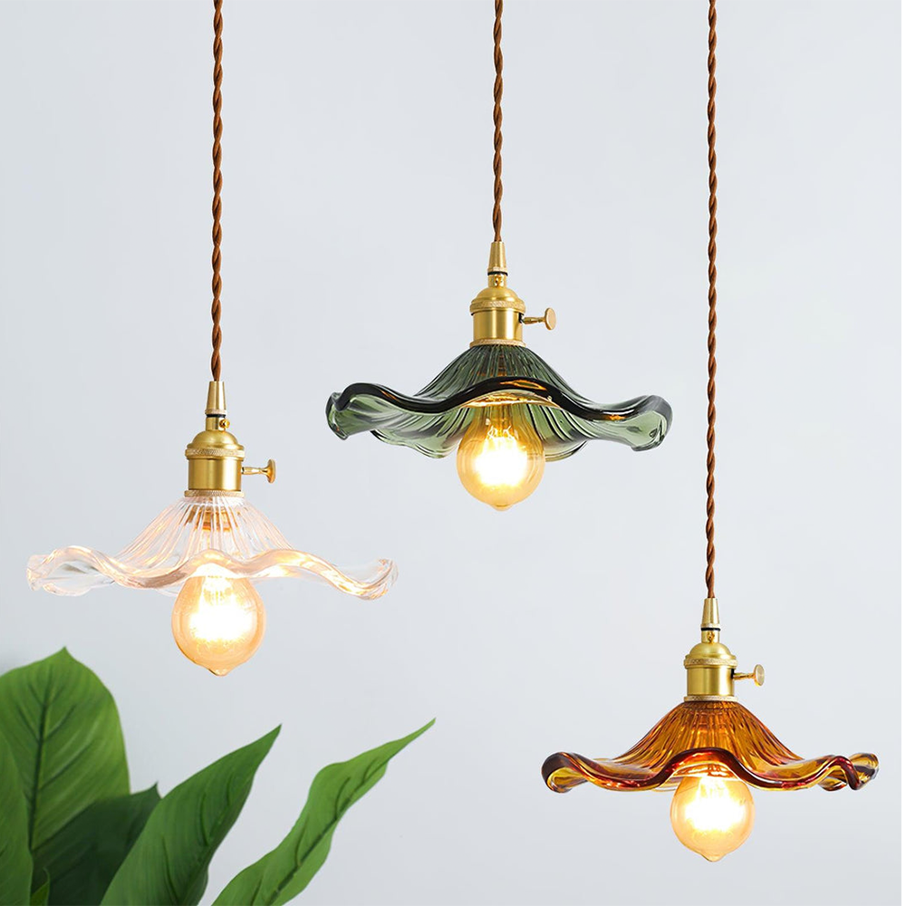 Floria | Elegant hibiscusblomst formet rillede glaspendellampe