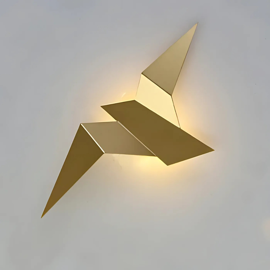 Skulpturel origami-inspireret metal moderne væglampe