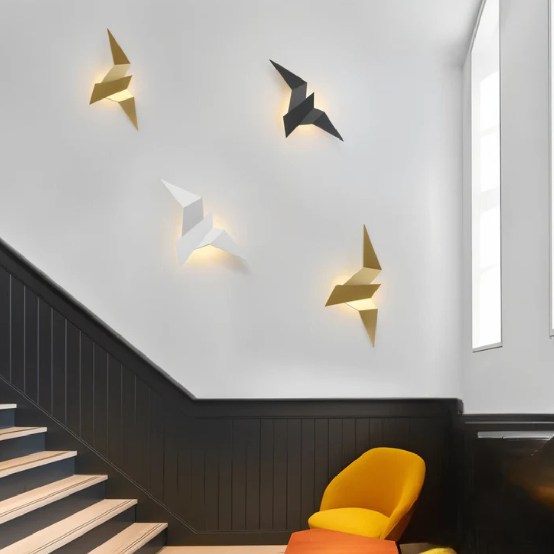 Skulpturel origami-inspireret metal moderne væglampe