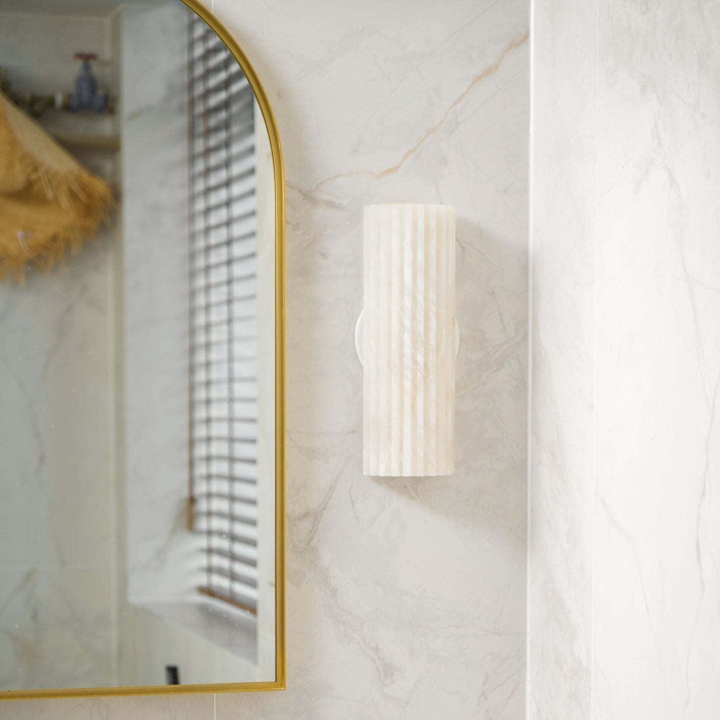 Orcari | Elegant rektangulær alabaster sten væglampe