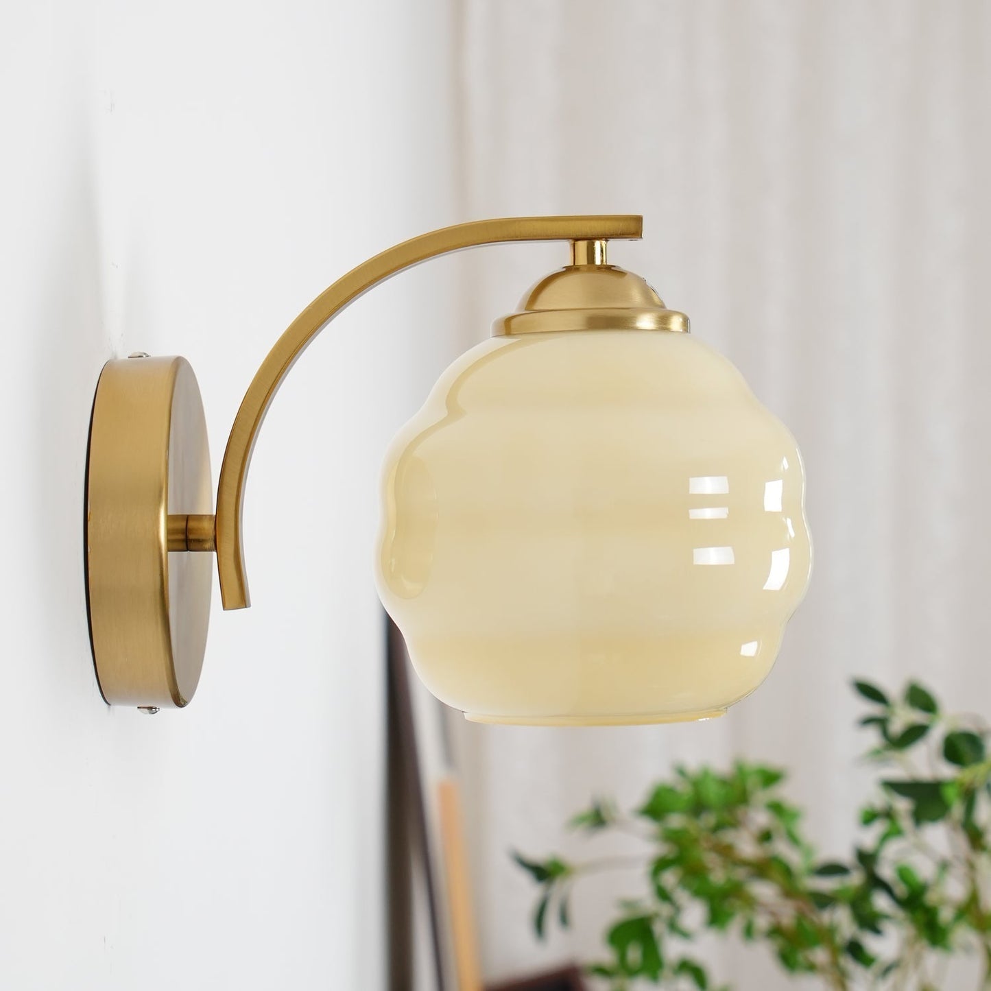 Thryndol | Ribbede glas kugle vintage væglampe