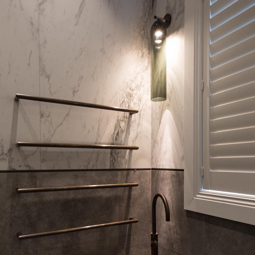 Luvia | Elegant cylindrisk art deco glas væglampe