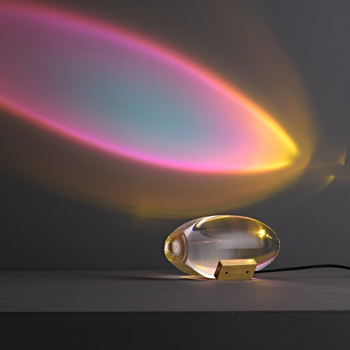 Vaelenoe | Skulpturel Oval Krystal Sten Bordlampe