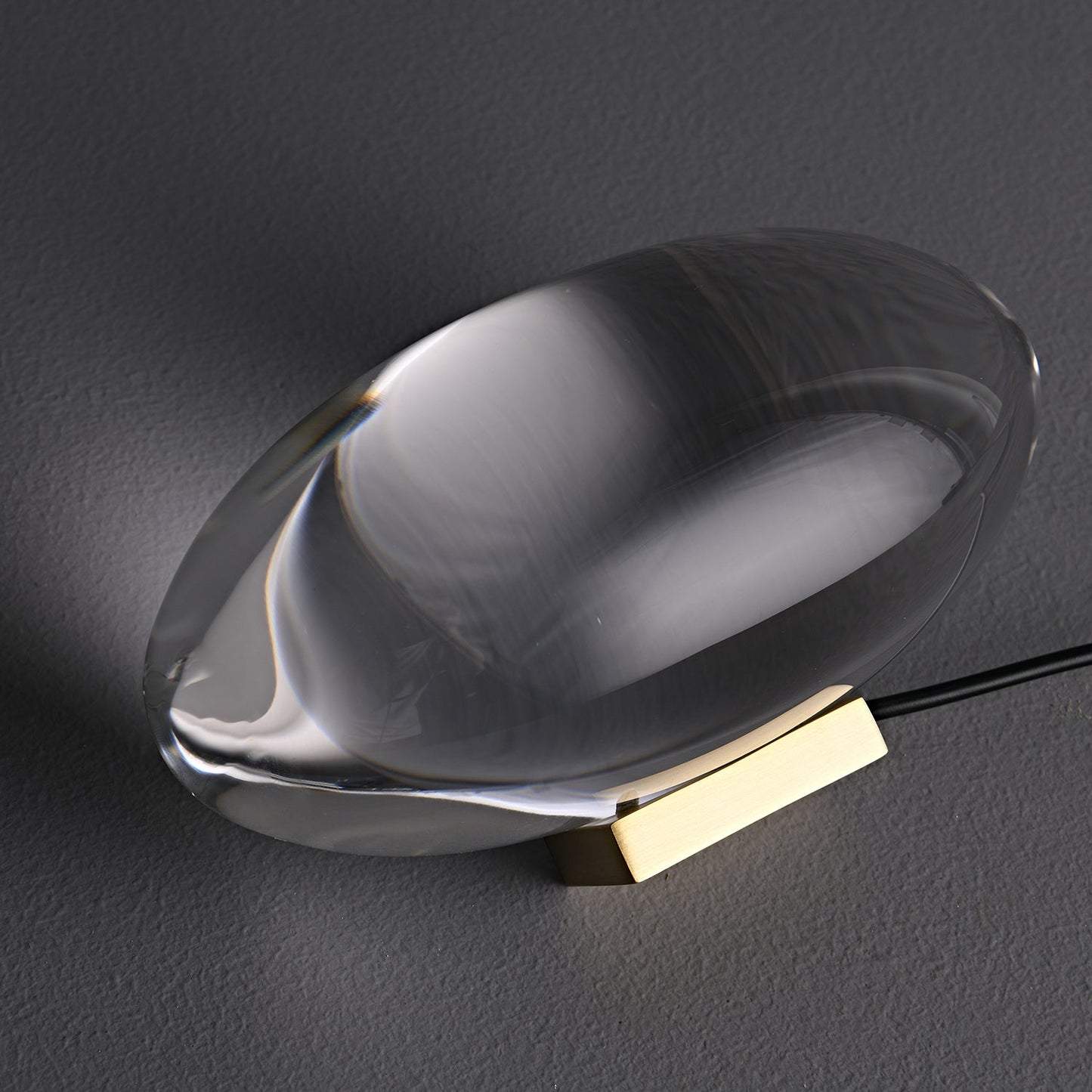 Vaelenoe | Skulpturel Oval Krystal Sten Bordlampe