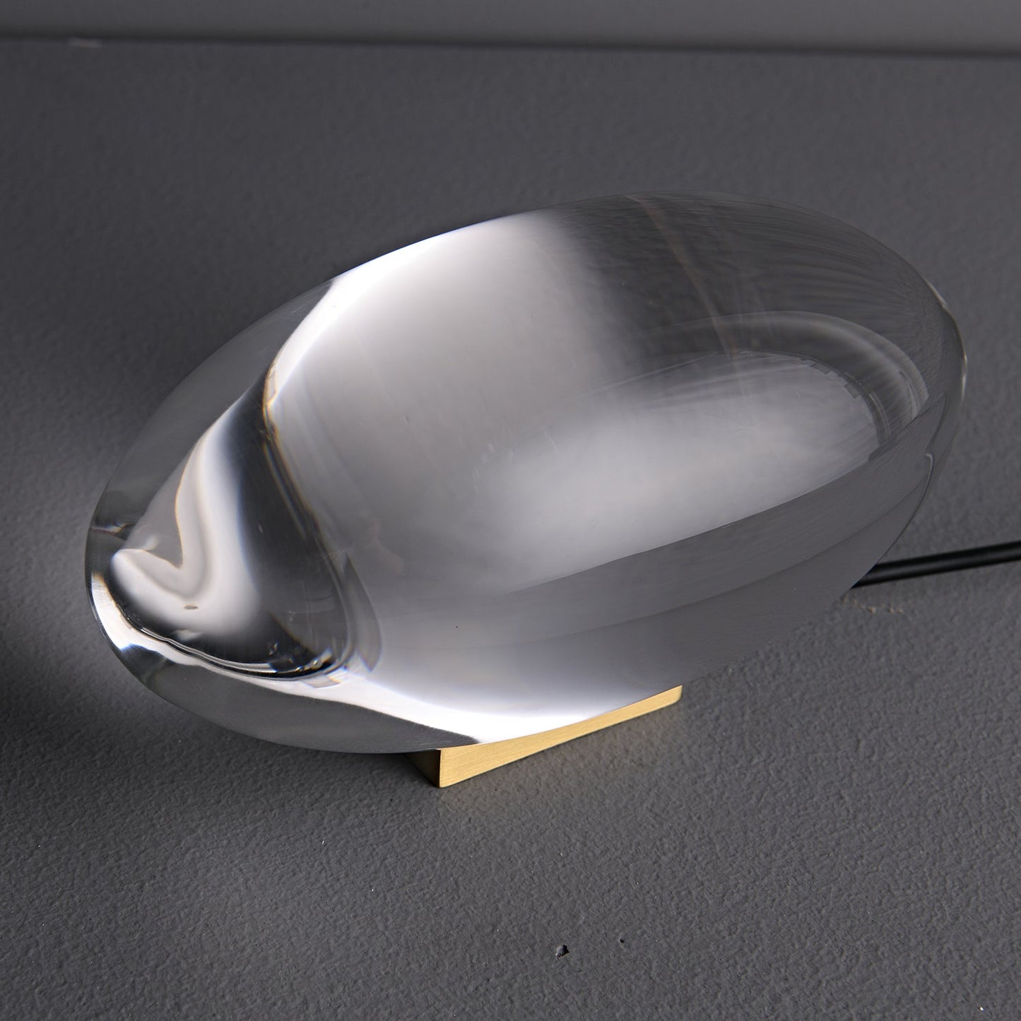 Vaelenoe | Skulpturel Oval Krystal Sten Bordlampe