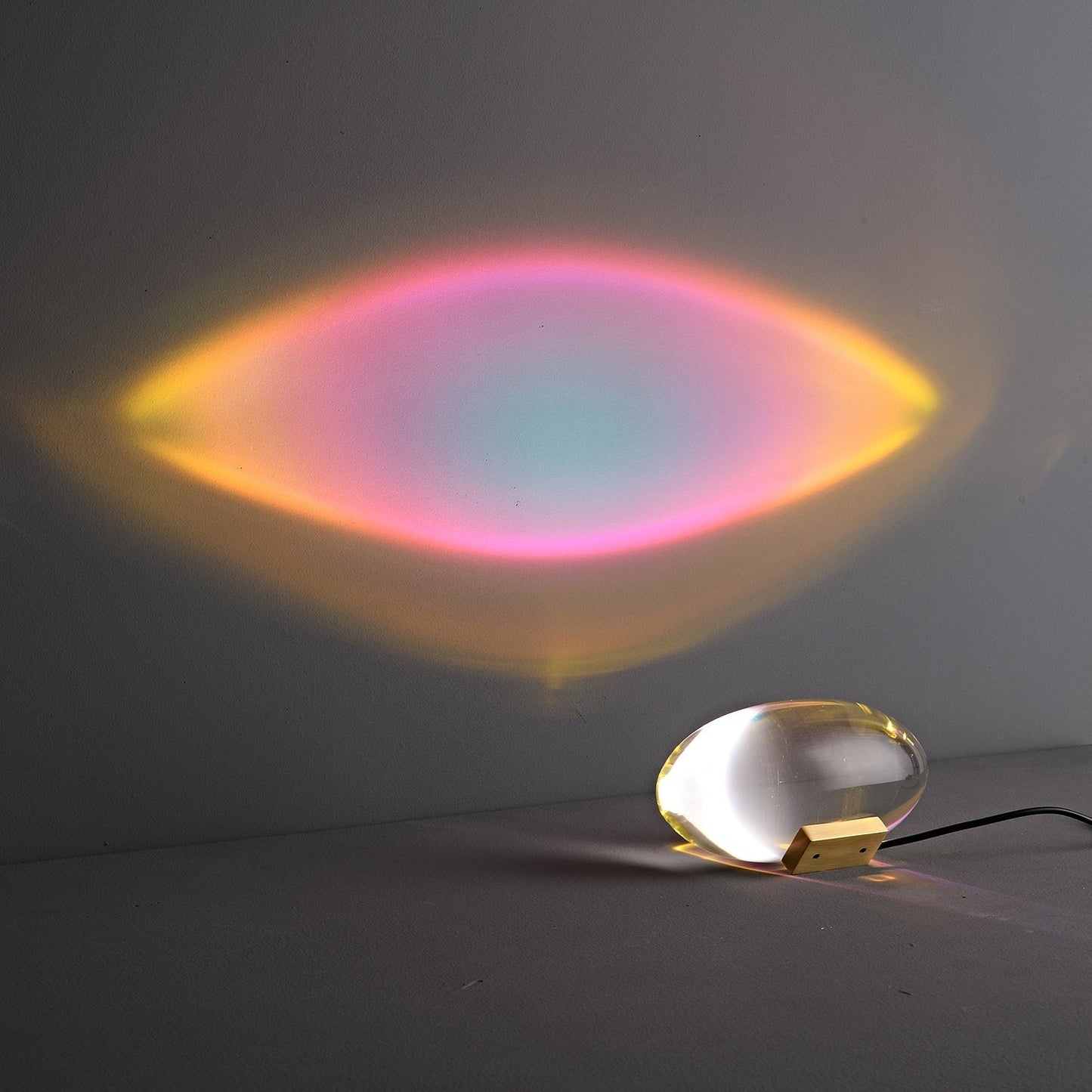 Vaelenoe | Skulpturel Oval Krystal Sten Bordlampe