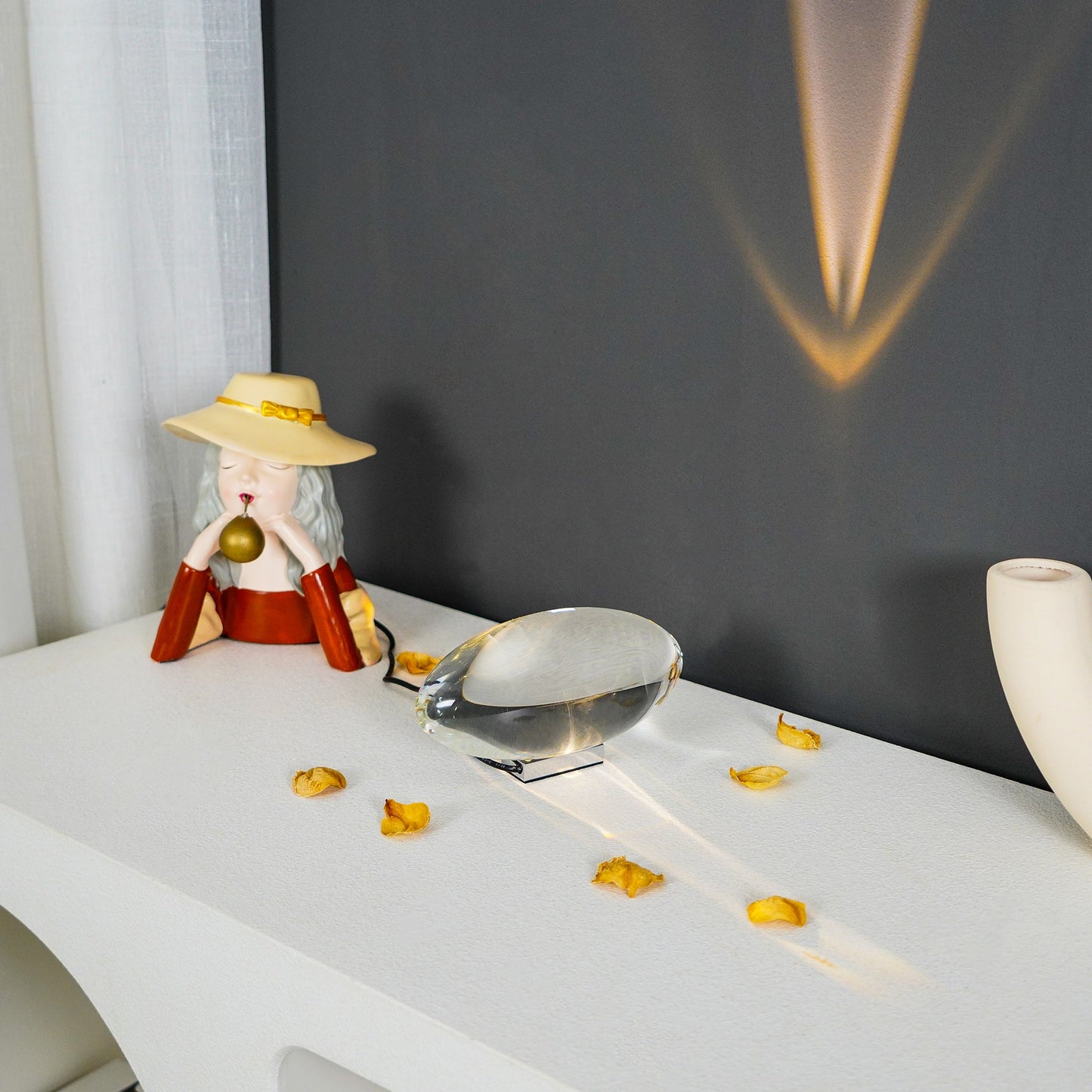 Vaelenoe | Skulpturel Oval Krystal Sten Bordlampe