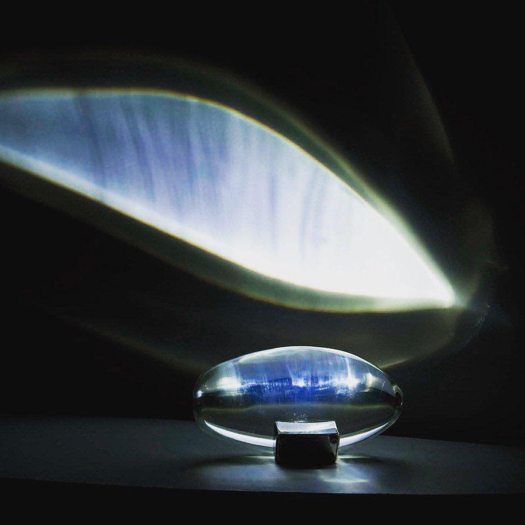 Vaelenoe | Skulpturel Oval Krystal Sten Bordlampe