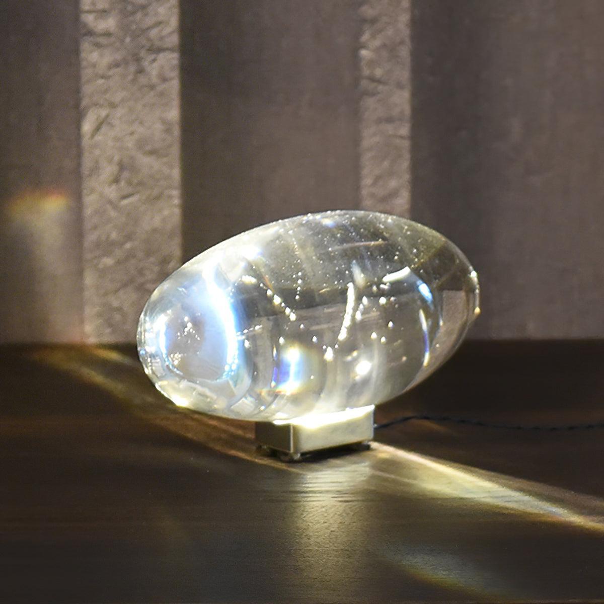 Vaelenoe | Skulpturel Oval Krystal Sten Bordlampe