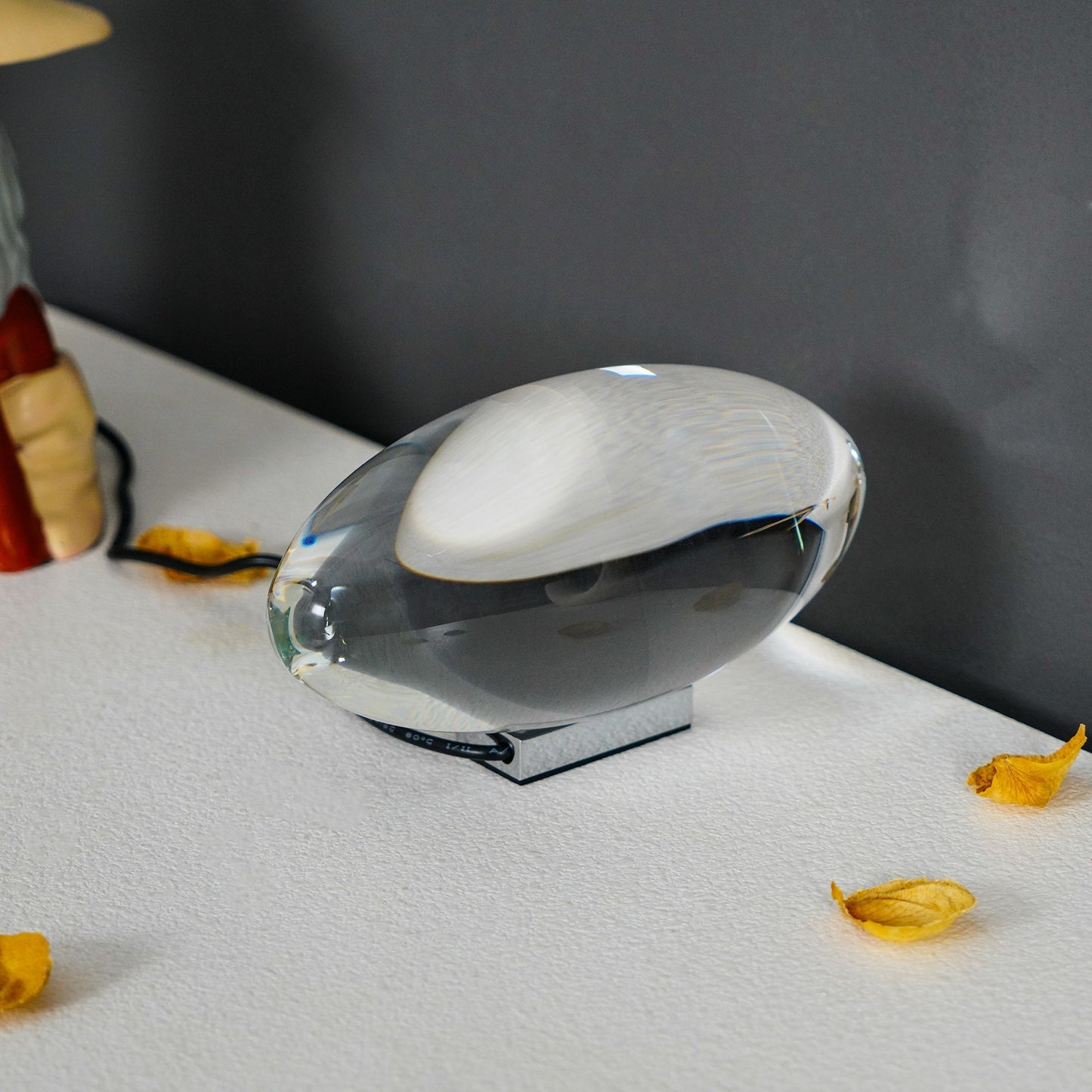 Vaelenoe | Skulpturel Oval Krystal Sten Bordlampe