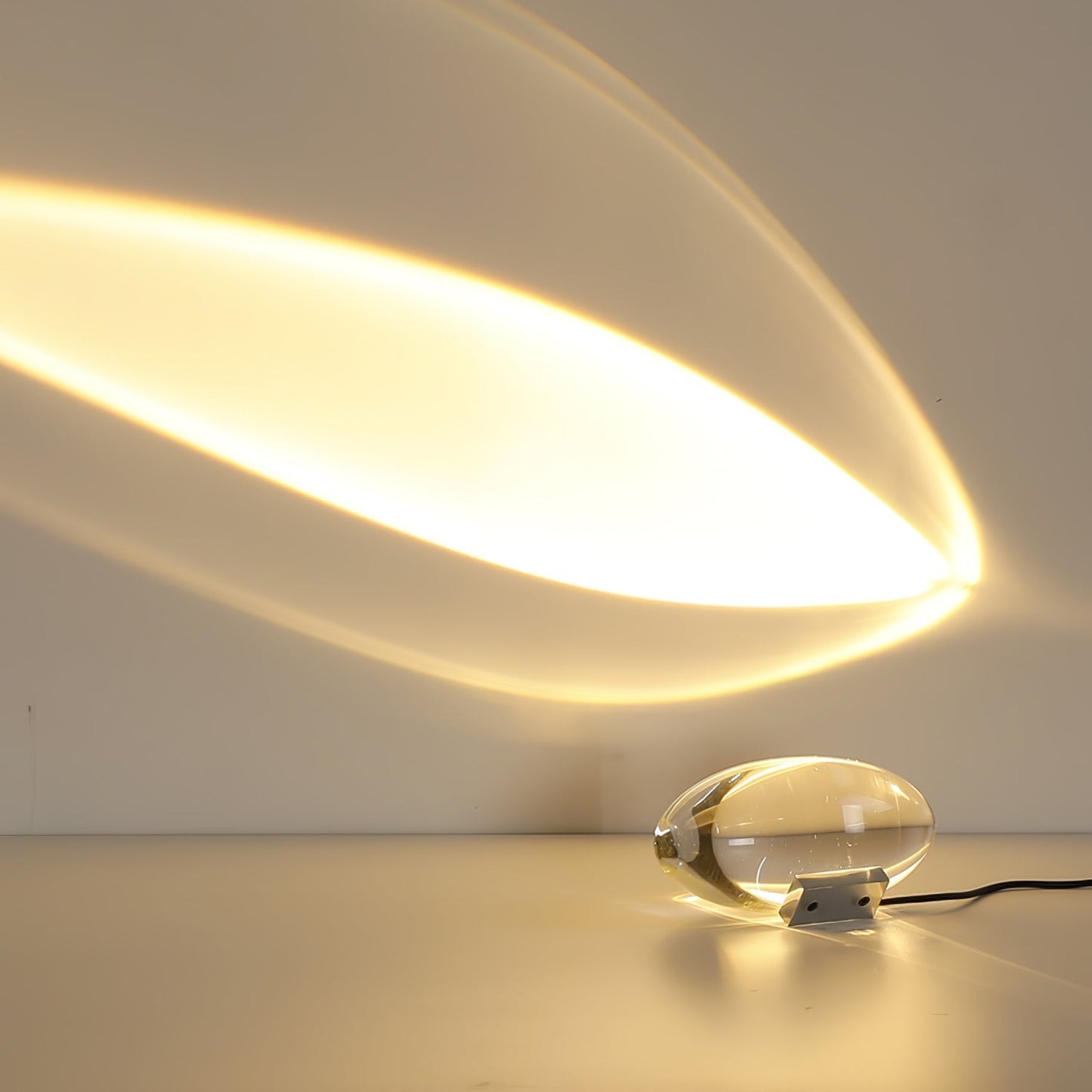 Vaelenoe | Skulpturel Oval Krystal Sten Bordlampe