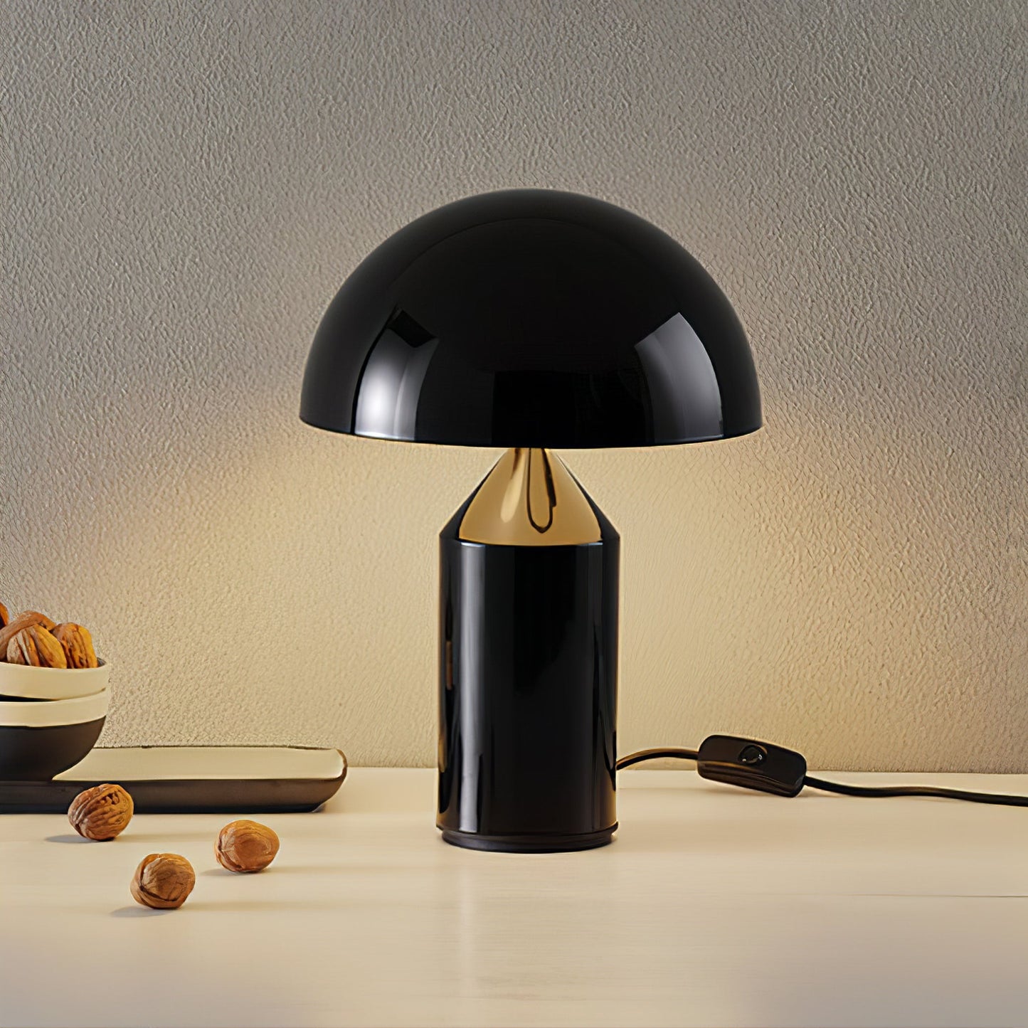 Zonthara | Avantgarde geometrisk skulpturel silhuet metal bordlampe