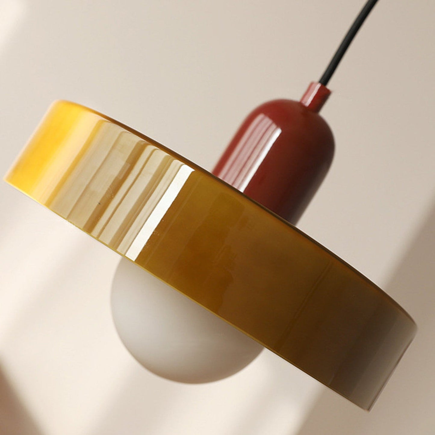 Vetro | Bauhaus-stil farvet glaspendel