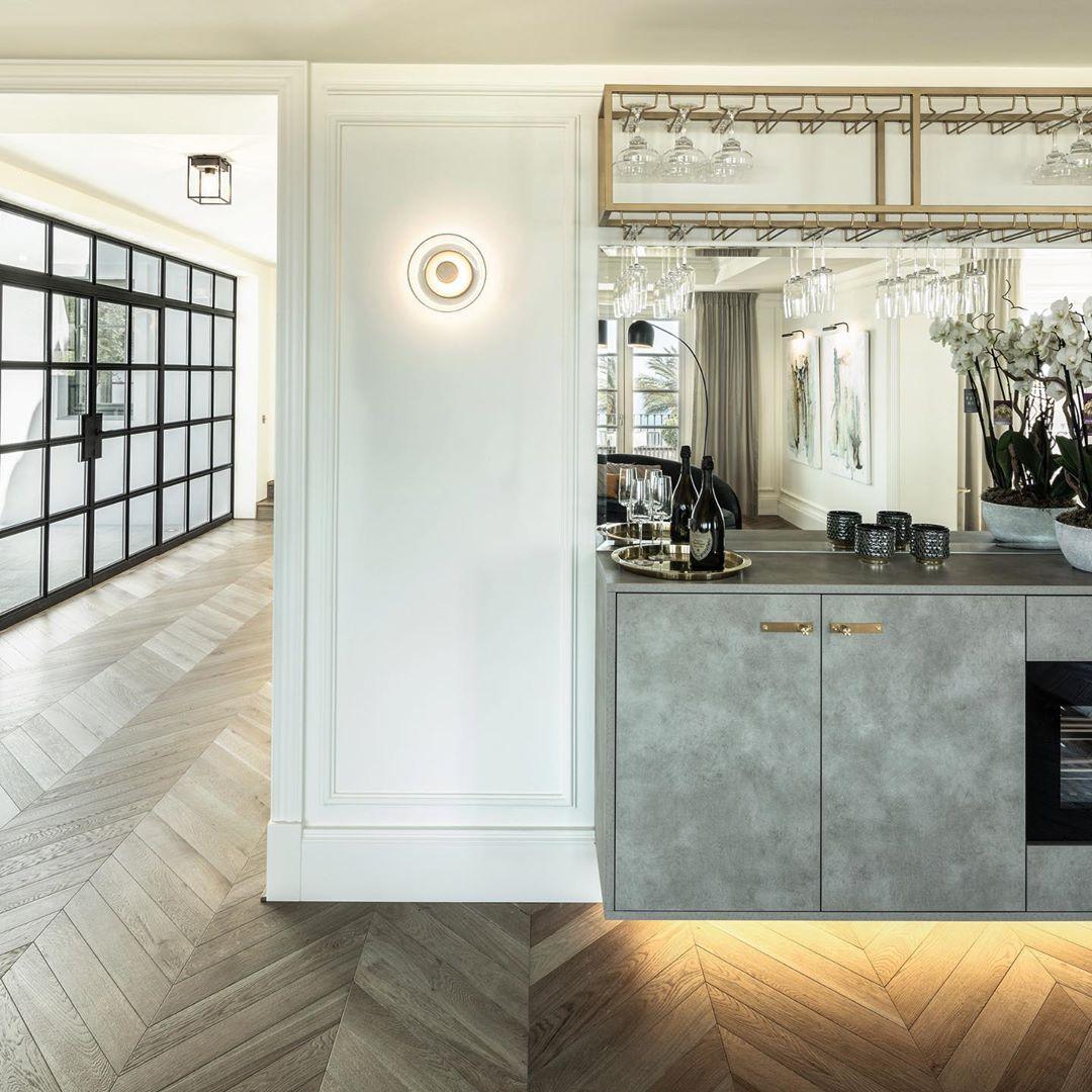 Luvia | Nordisk ribbet glas art deco væglampe