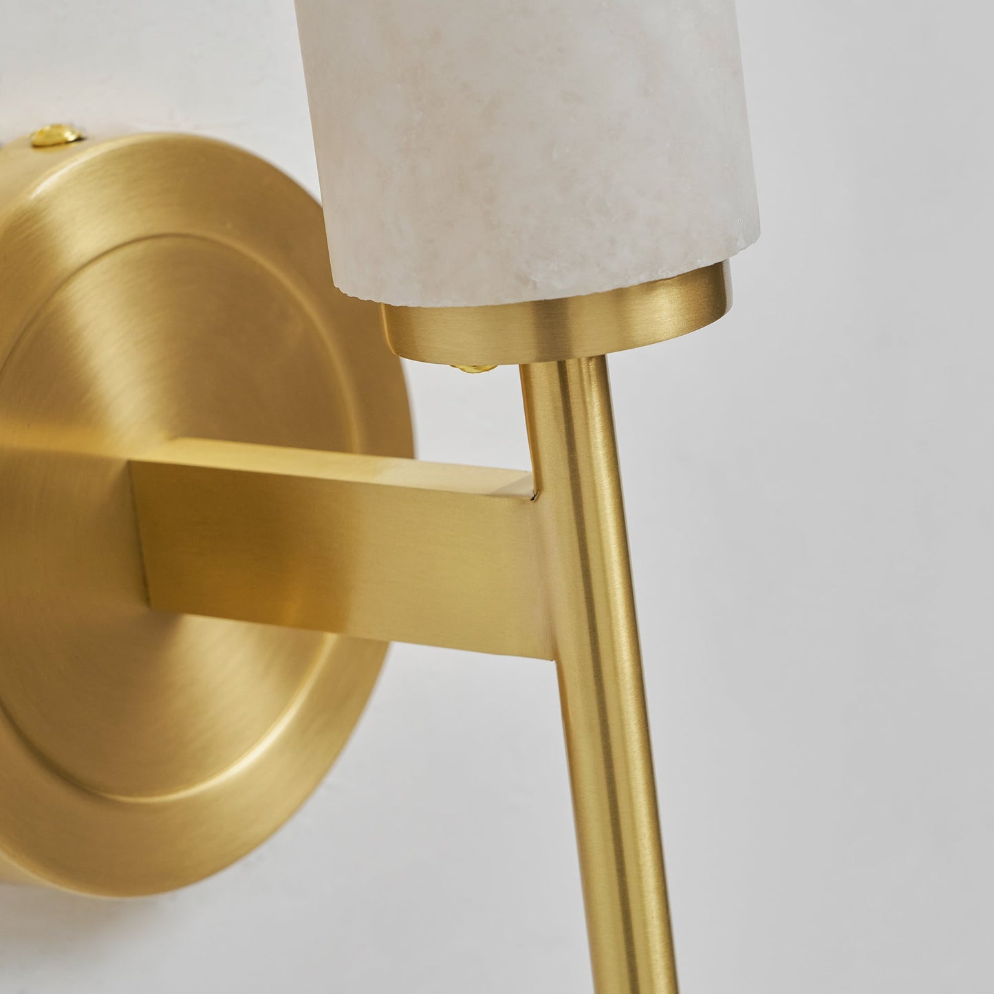 Kelsorim | Geometrisk minimalistisk alabaster cylinder væglampe
