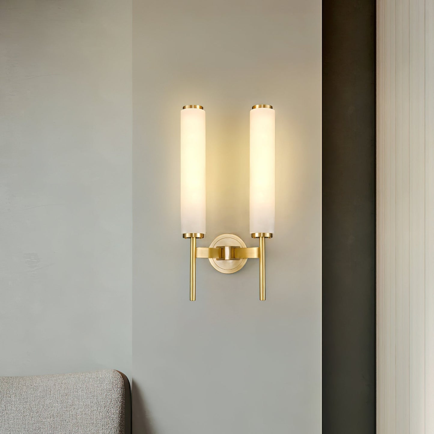 Kelsorim | Geometrisk minimalistisk alabaster cylinder væglampe