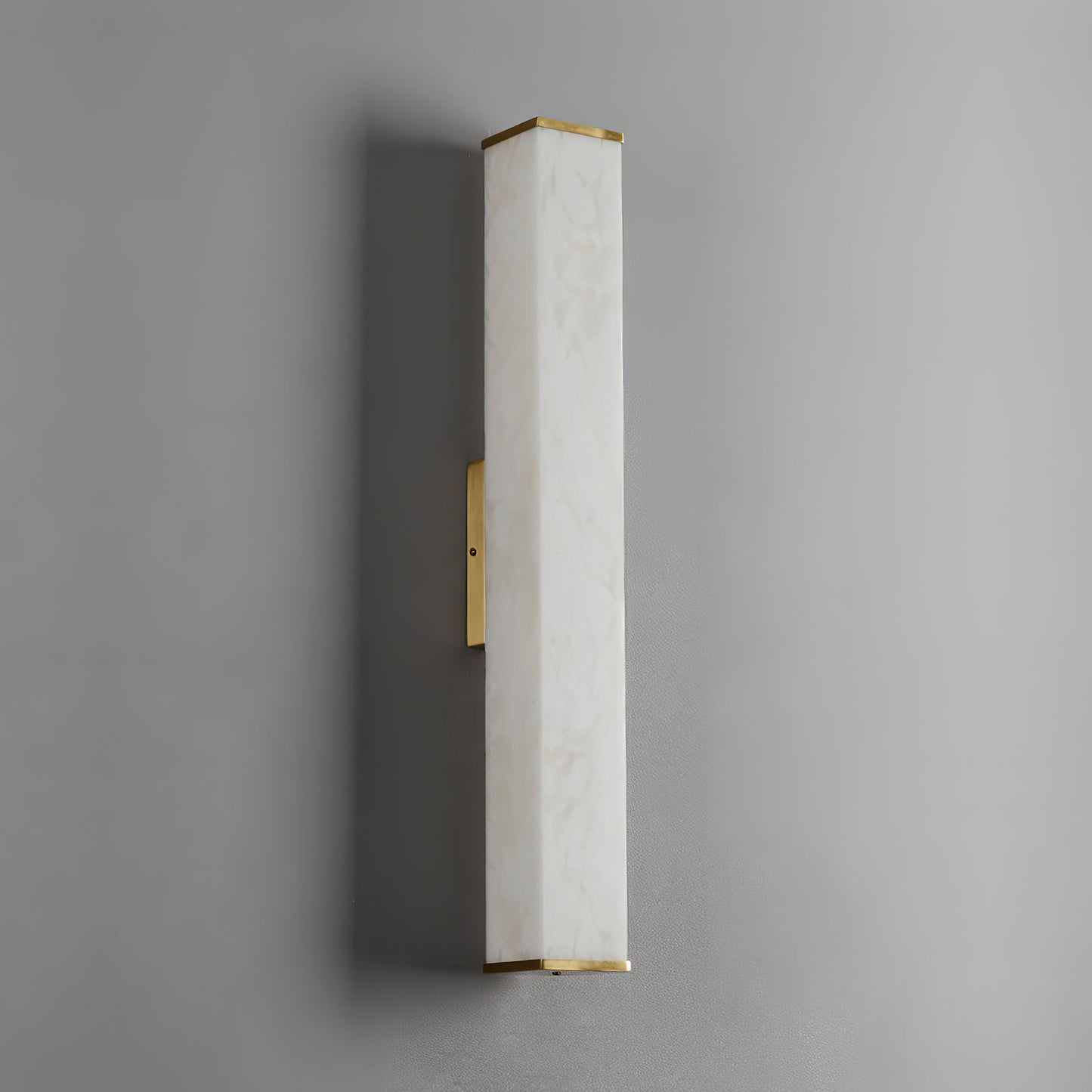 Aristhos | Minimalistisk lineær alabast og messing væglampe