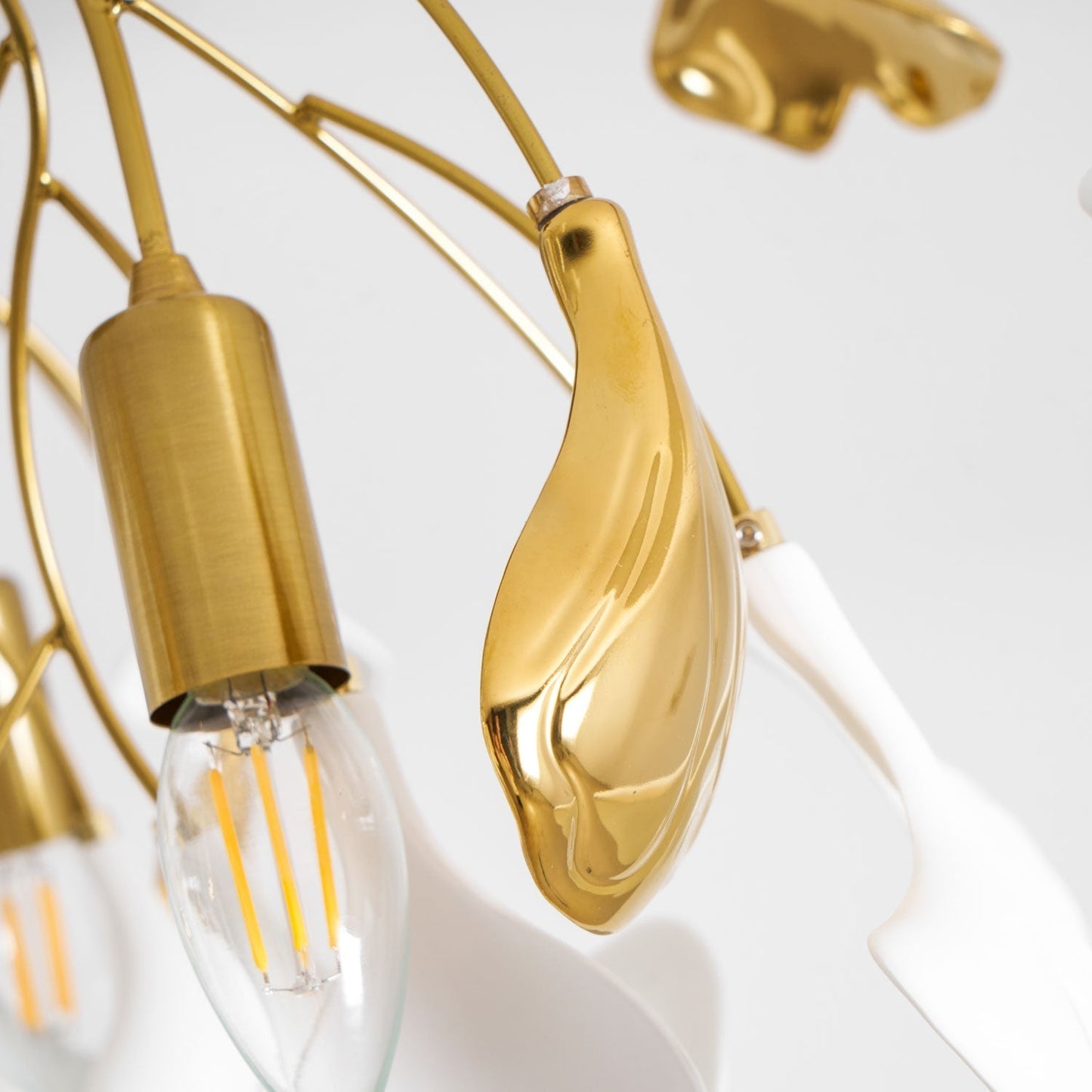 Zephryon | Botanisk keramisk bladklynge loftslampe