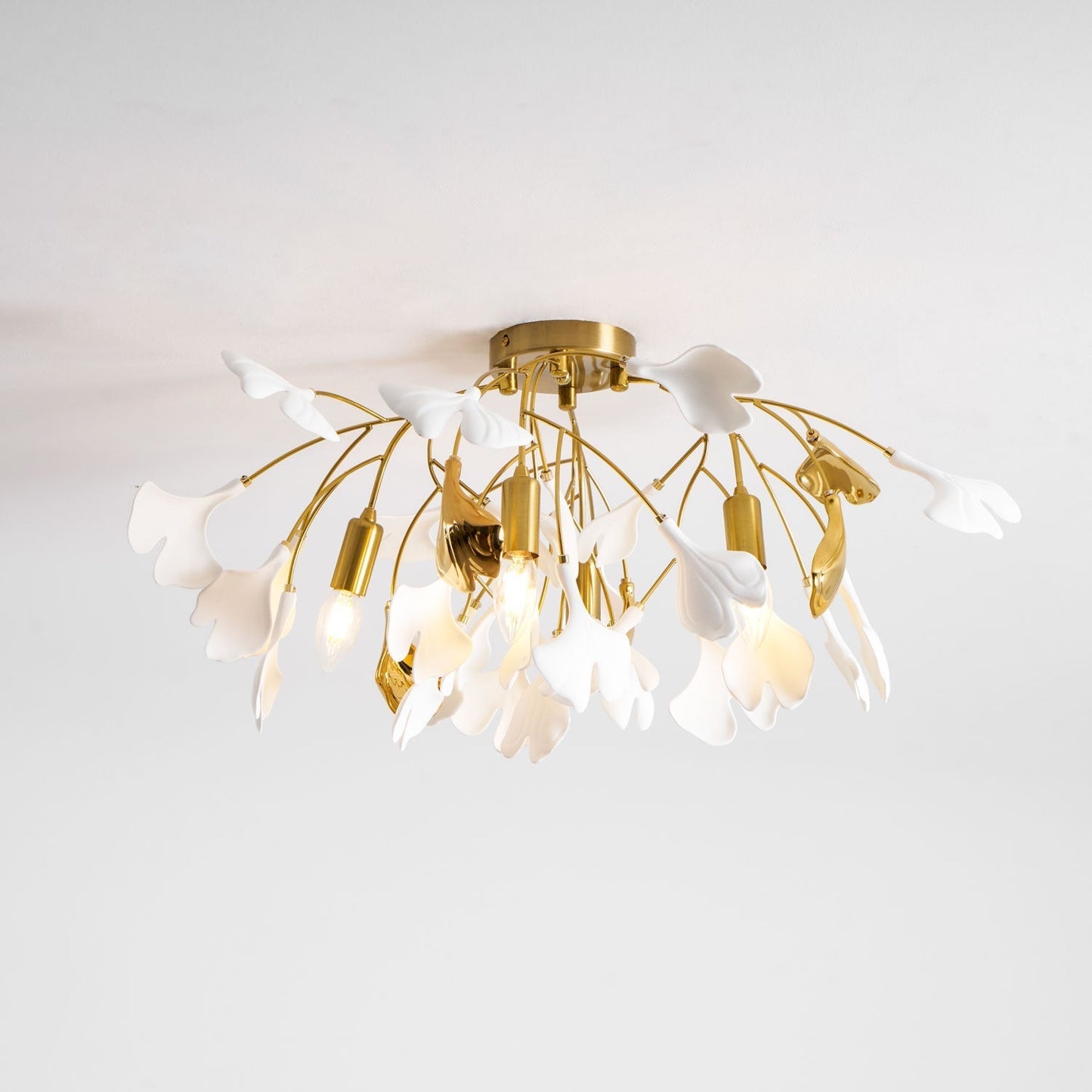 Zephryon | Botanisk keramisk bladklynge loftslampe