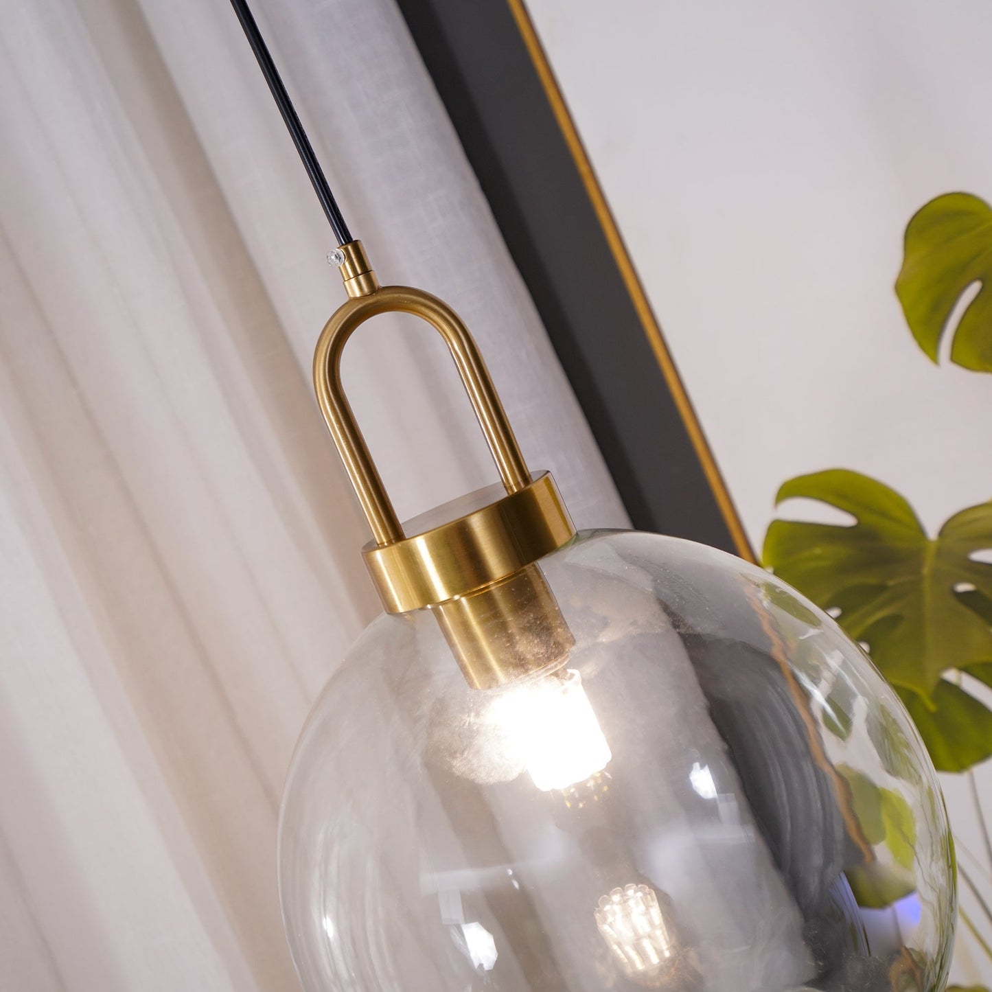 Kyntara | Moderne asymmetrisk elliptisk glas pendellampe