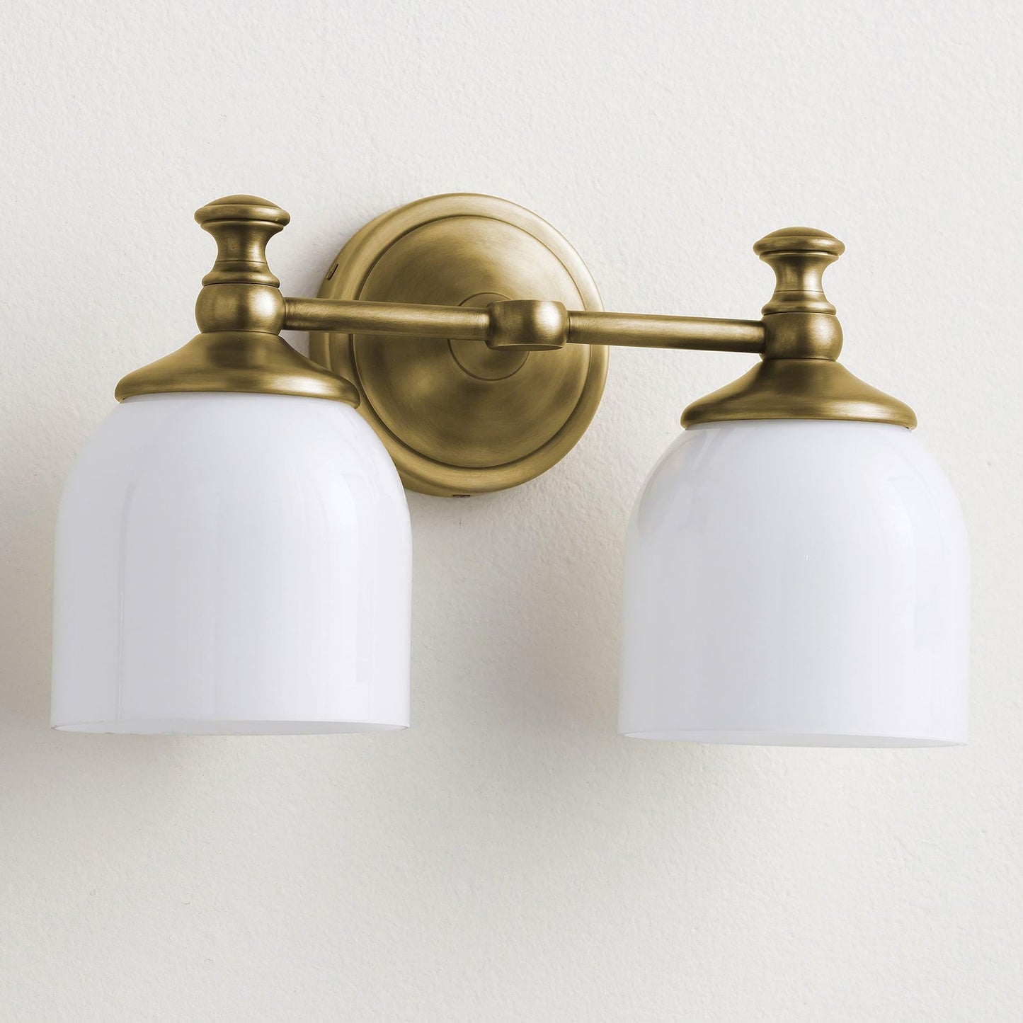 Lisaeth | Minimalistisk arm væglampe med sfærisk glasglobus