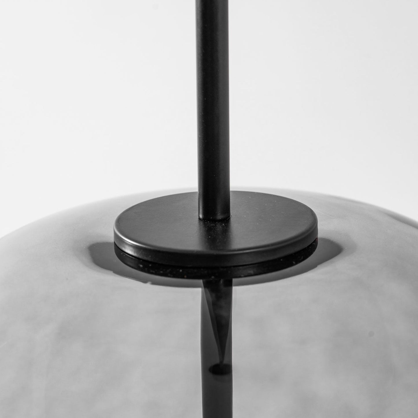 Orionth | Geometrisk Skulpturel Håndblæst Glas Kugle Pendellampe