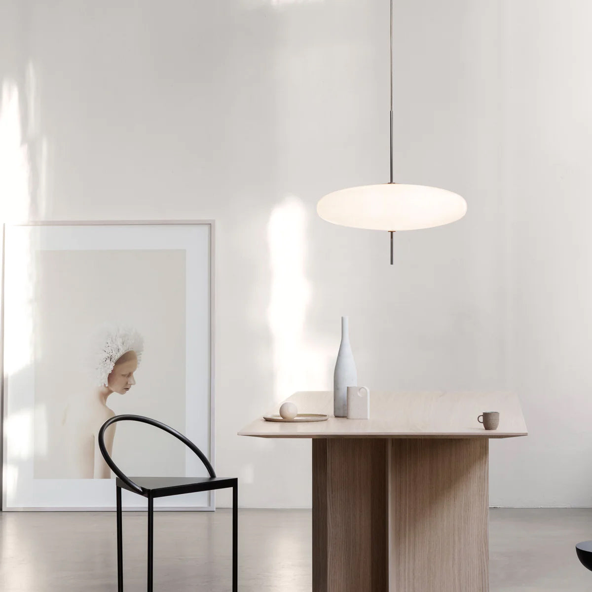 Belthorim | Opaliseret disk silhuet minimalistisk pendellampe