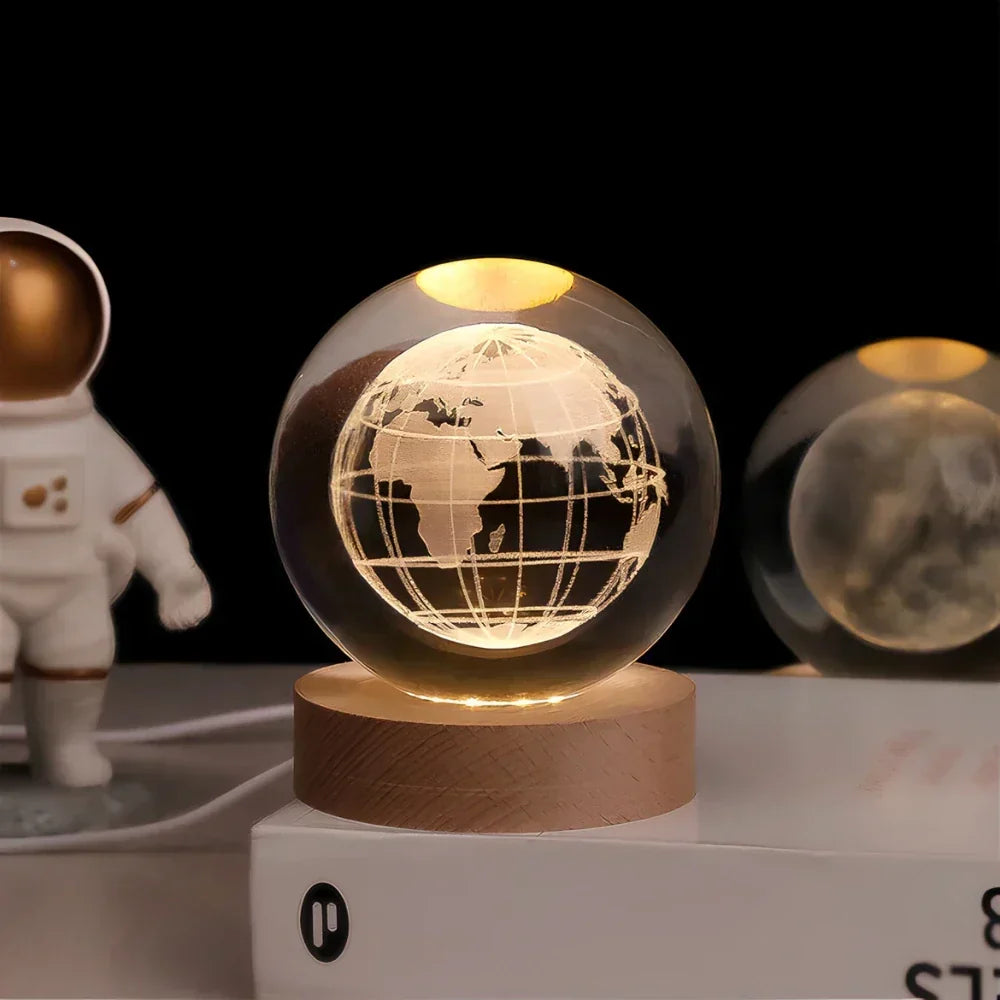 Graveret krystalkugle planet sfære natlampe bordlampe