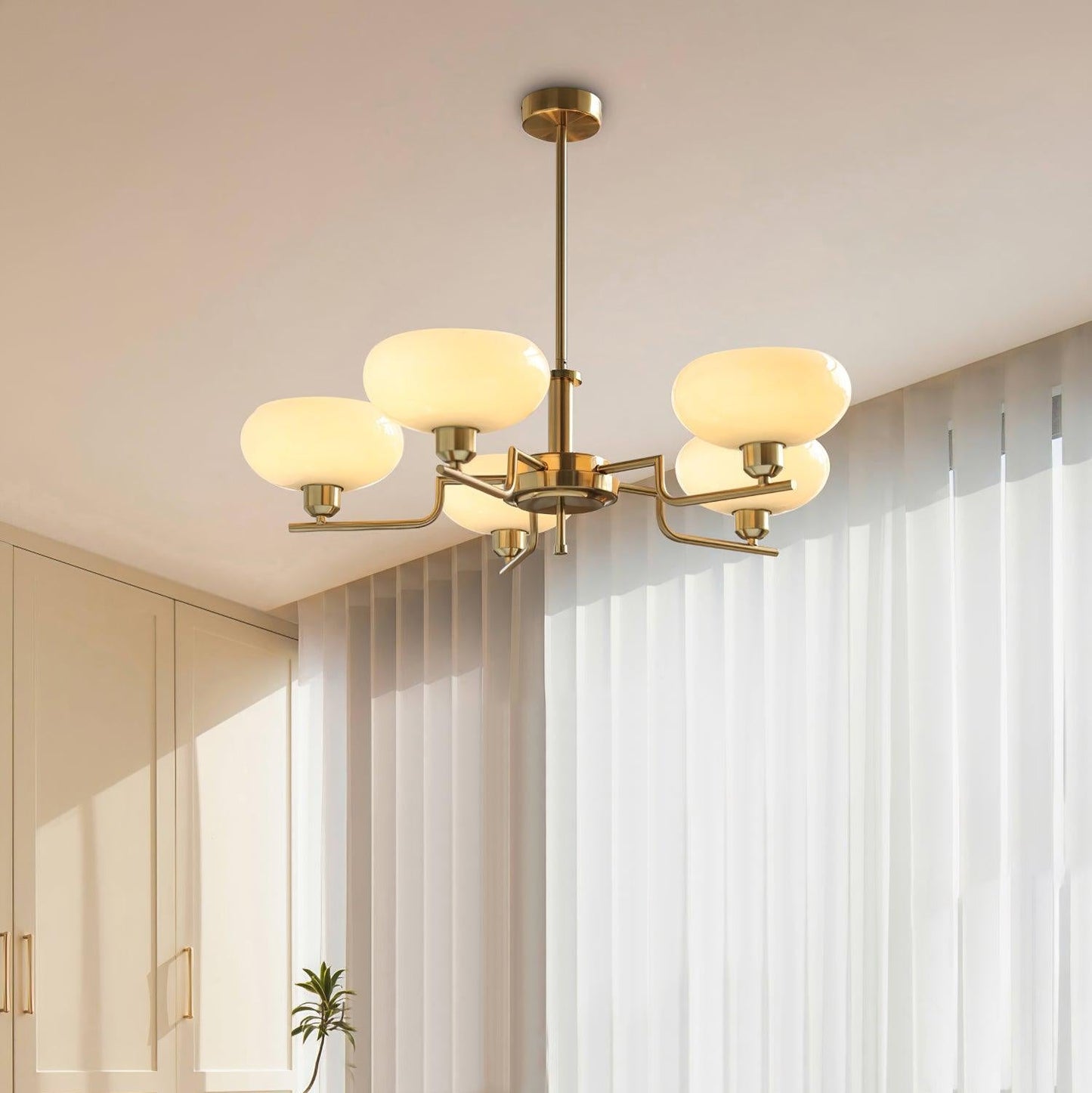 Sythos | Sfærisk glasglobus messingramme himmelsk lysekrone