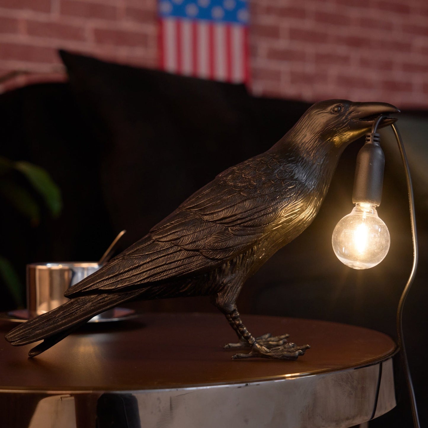 Bristhow | Gotisk Skulpturel Fuglekrage Bordlampe