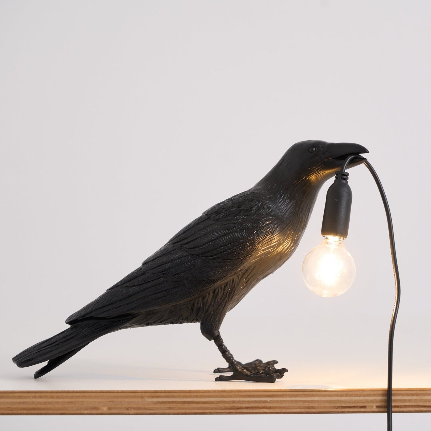 Bristhow | Gotisk Skulpturel Fuglekrage Bordlampe