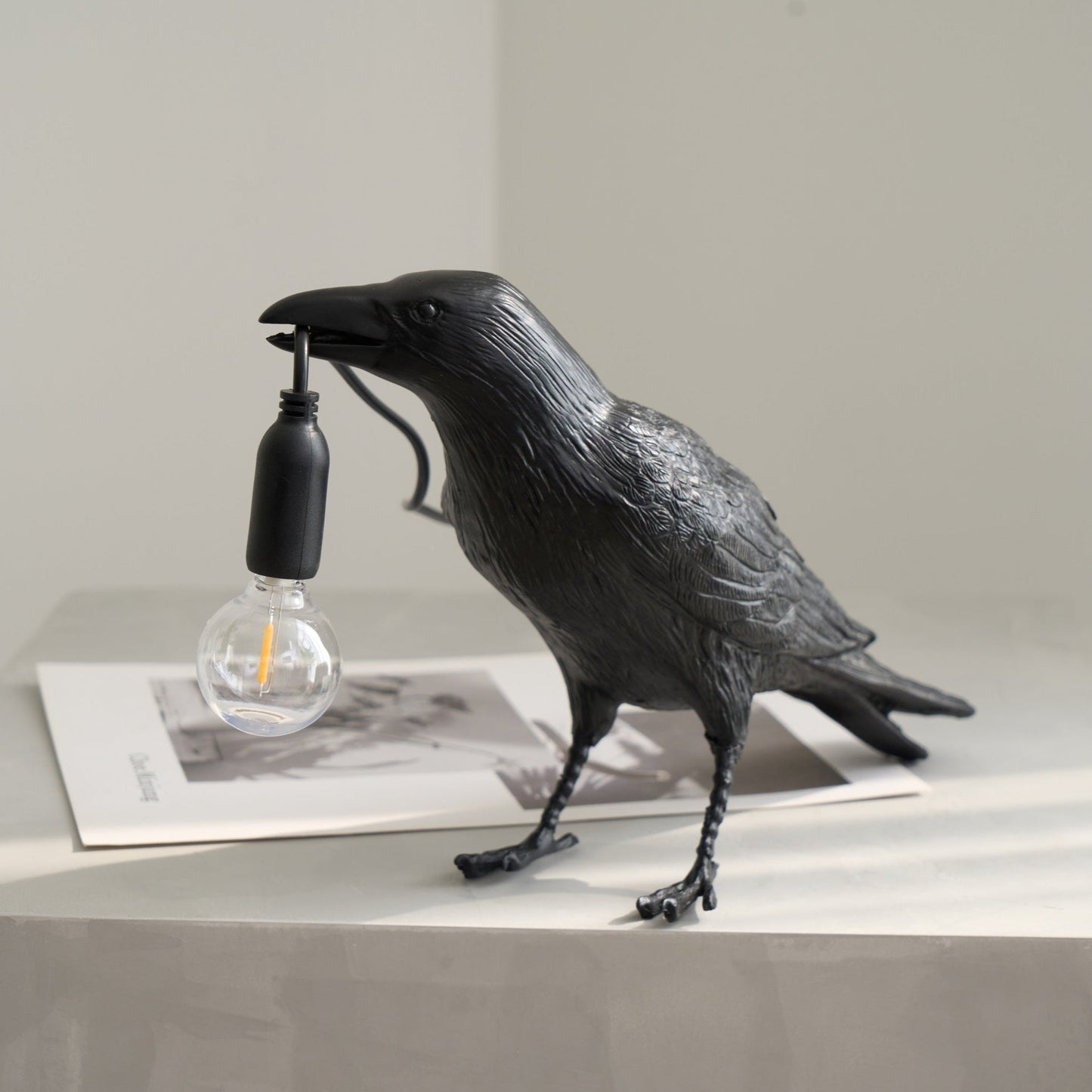 Bristhow | Gotisk Skulpturel Fuglekrage Bordlampe