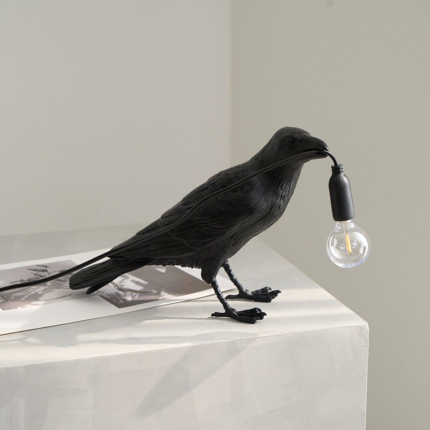 Bristhow | Gotisk Skulpturel Fuglekrage Bordlampe
