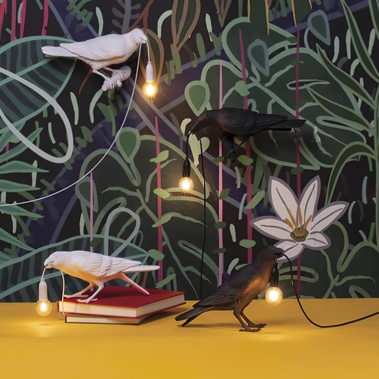 Bristhow | Gotisk Skulpturel Fuglekrage Bordlampe