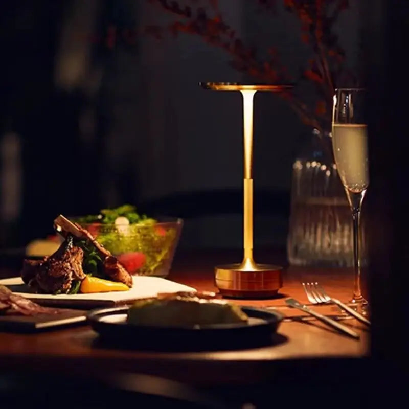Minimalistisk Aluminium Trådløs Touch Dæmpbar Genopladelig Bordlampe
