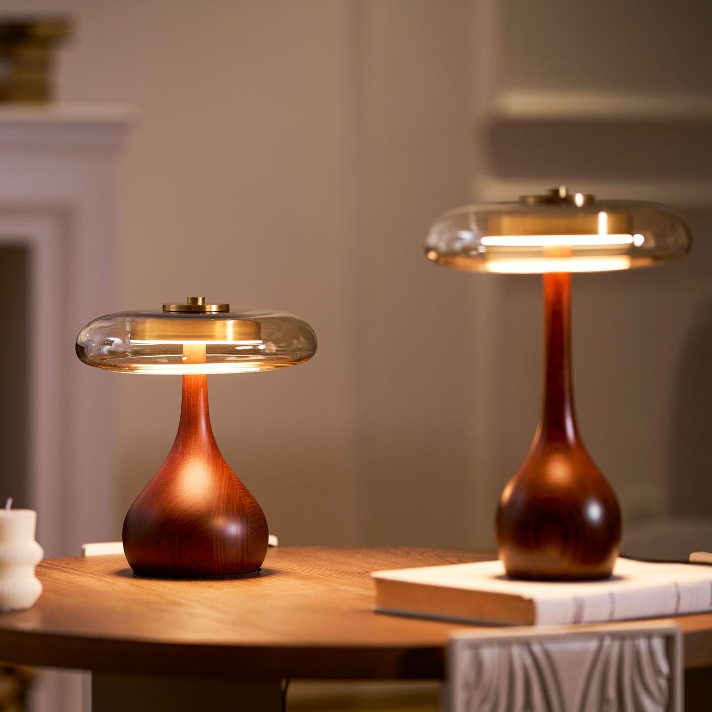 Vancorim | Japandi buet træ amber glas bordlampe