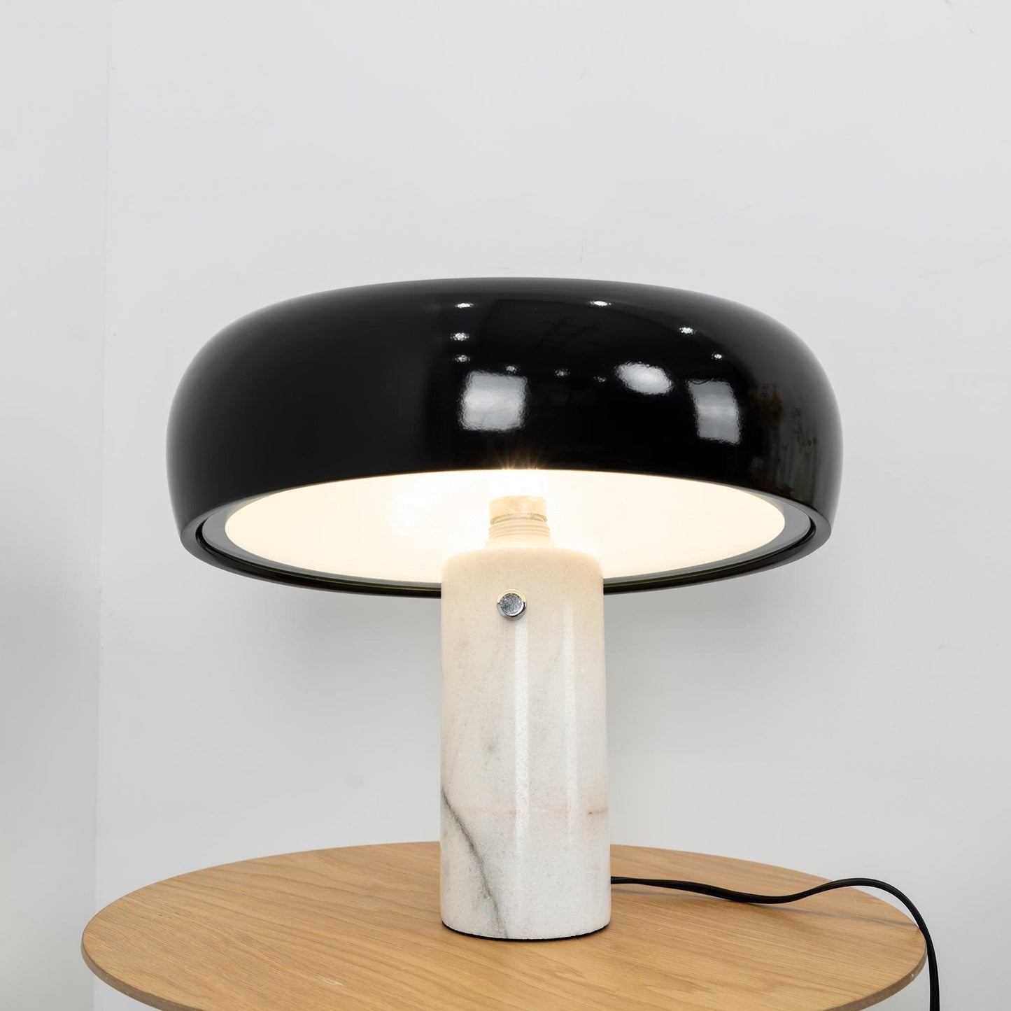 Kendrivol | Kuppelformet silhuet italiensk marmor accent bordlampe