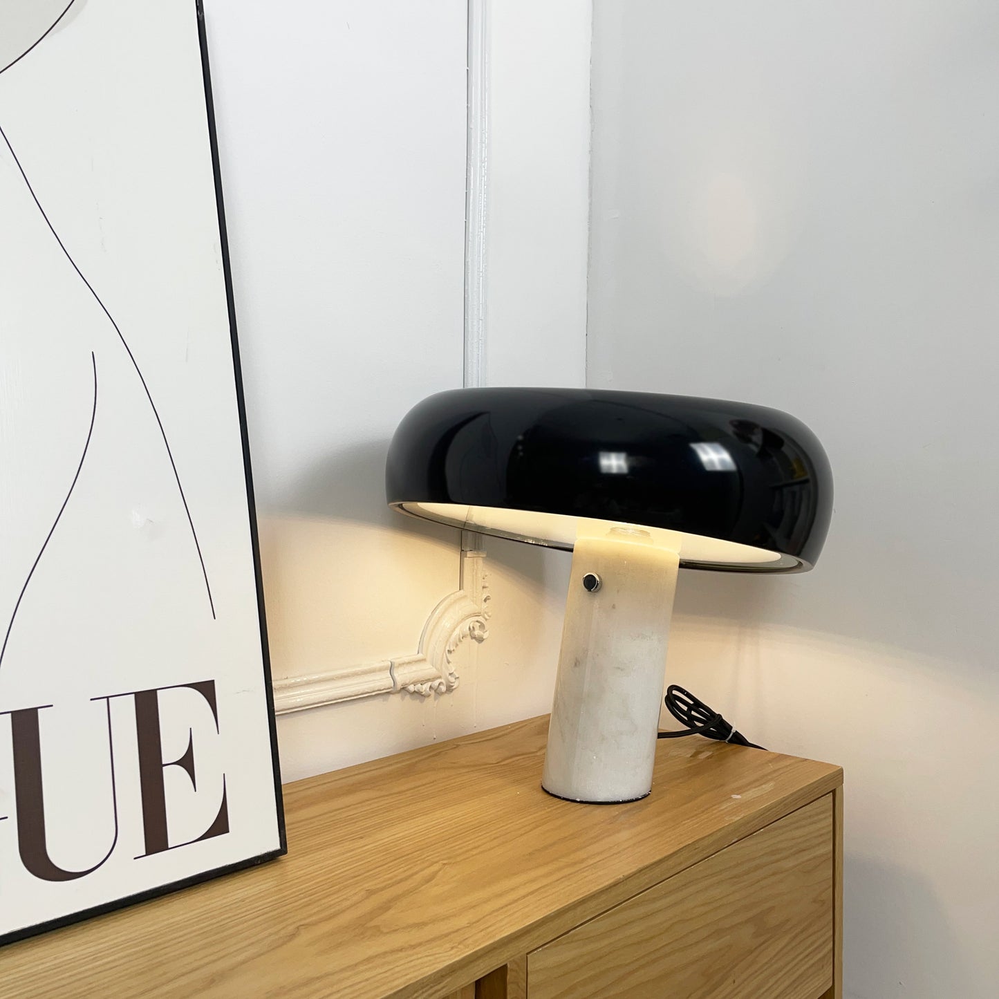 Kendrivol | Kuppelformet silhuet italiensk marmor accent bordlampe