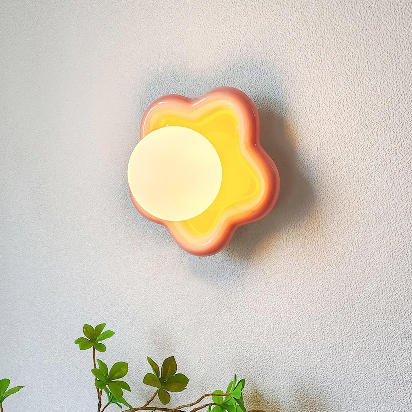 Thaloric | Kunstnerisk keramisk blomsterformet væglampe