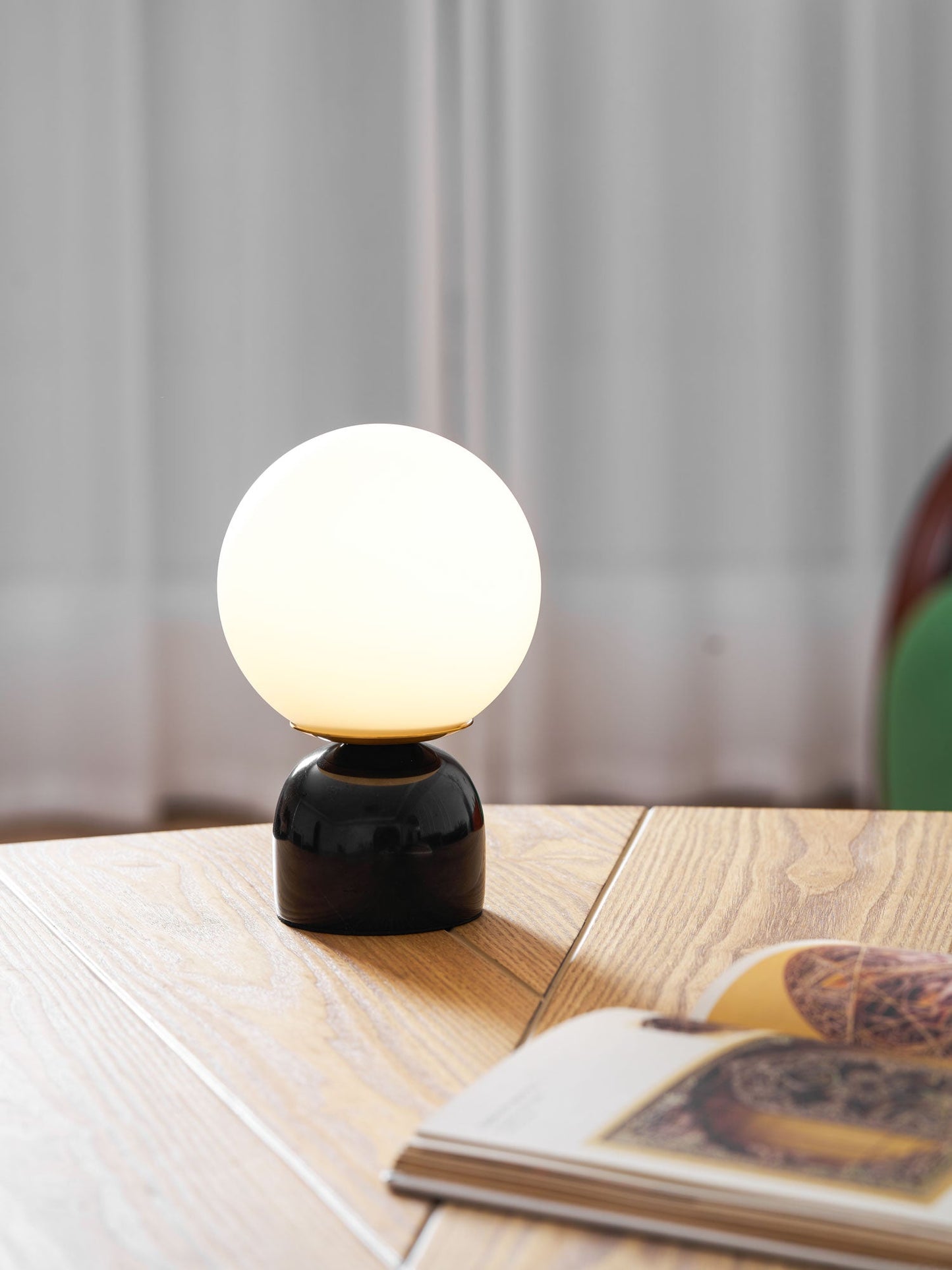 Kendroct | Minimalistisk lysende kugle accent bordlampe