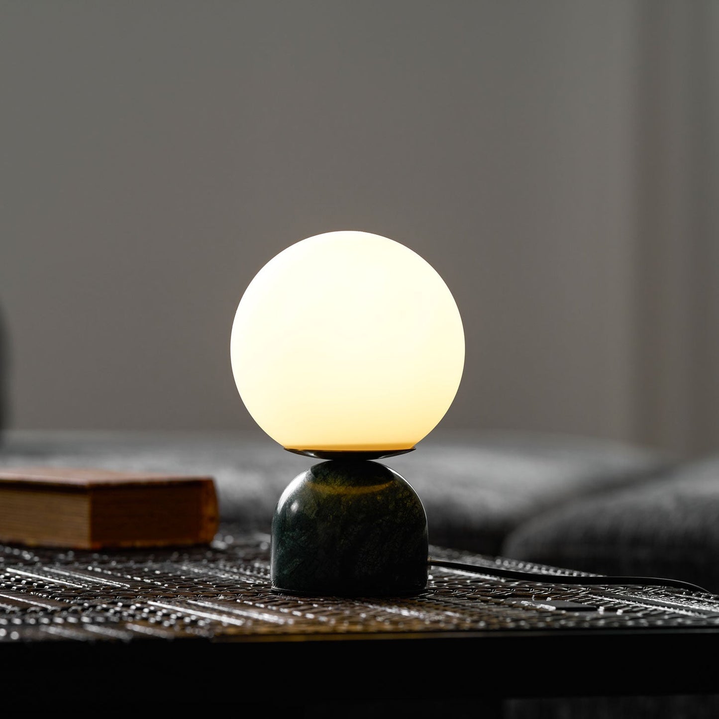 Kendroct | Minimalistisk lysende kugle accent bordlampe