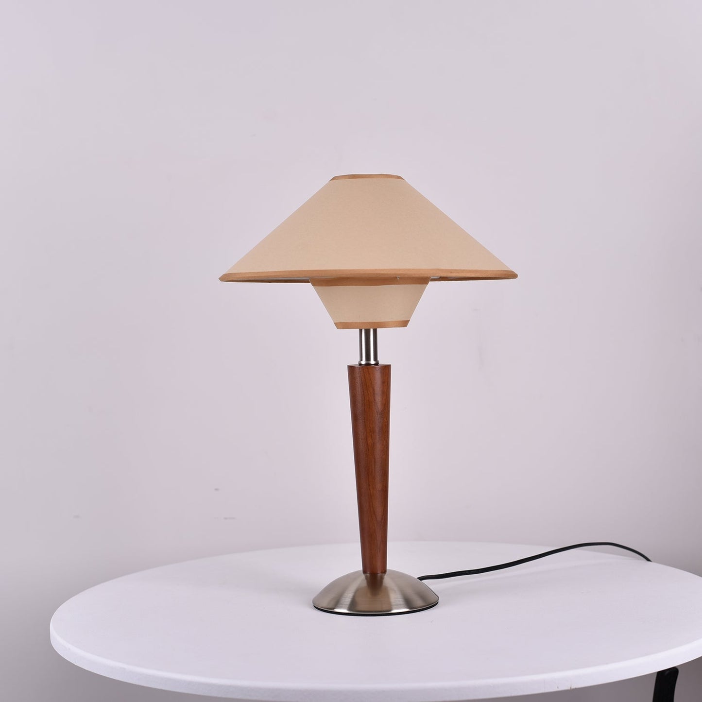 Zymorica | Mid-century modern valnød søjle accent bordlampe