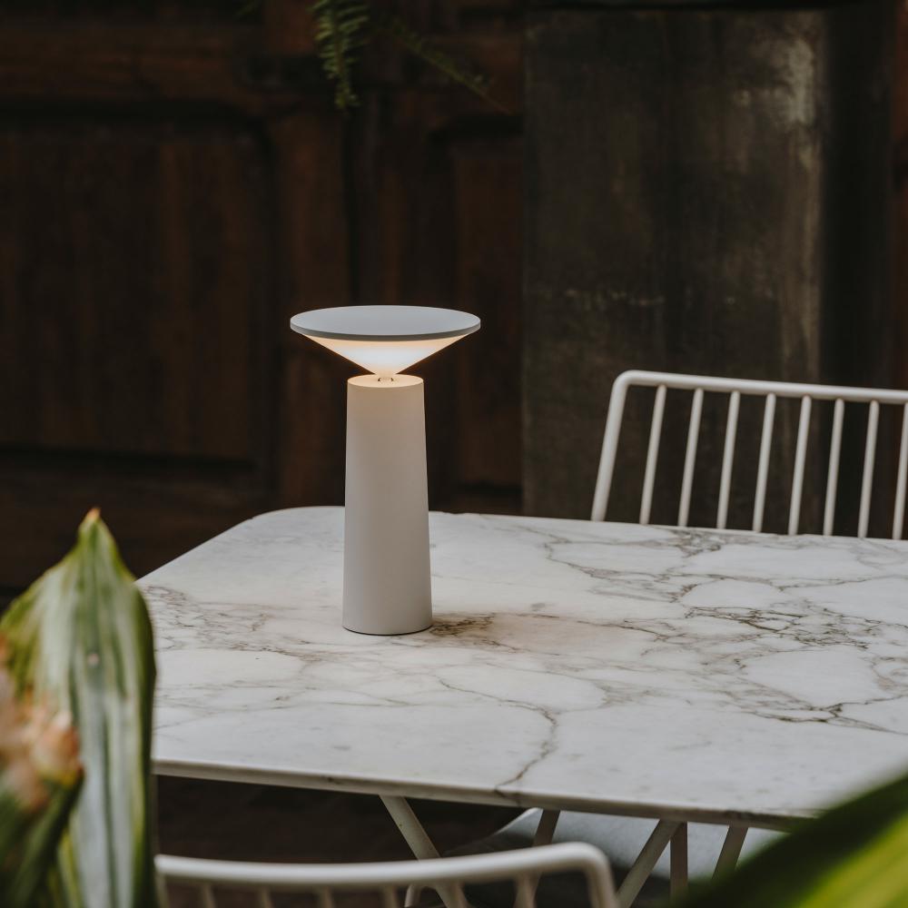 Skulpturel kegle silhuet genopladelig trådløs dæmpbar bordlampe