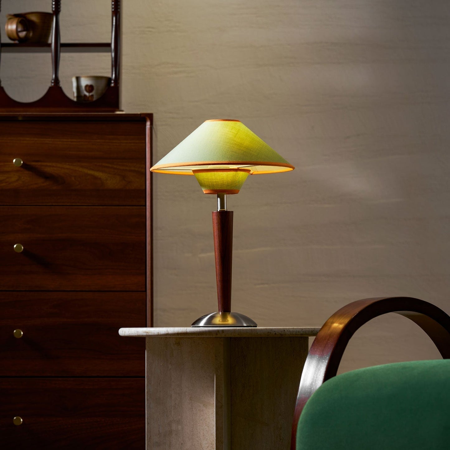 Zymorica | Mid-century modern valnød søjle accent bordlampe