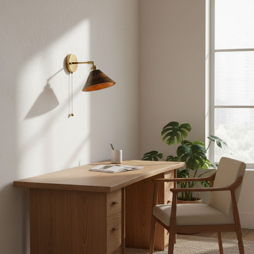 Thorgren | Mid-century geometrisk kegle silhuet træ væglampe