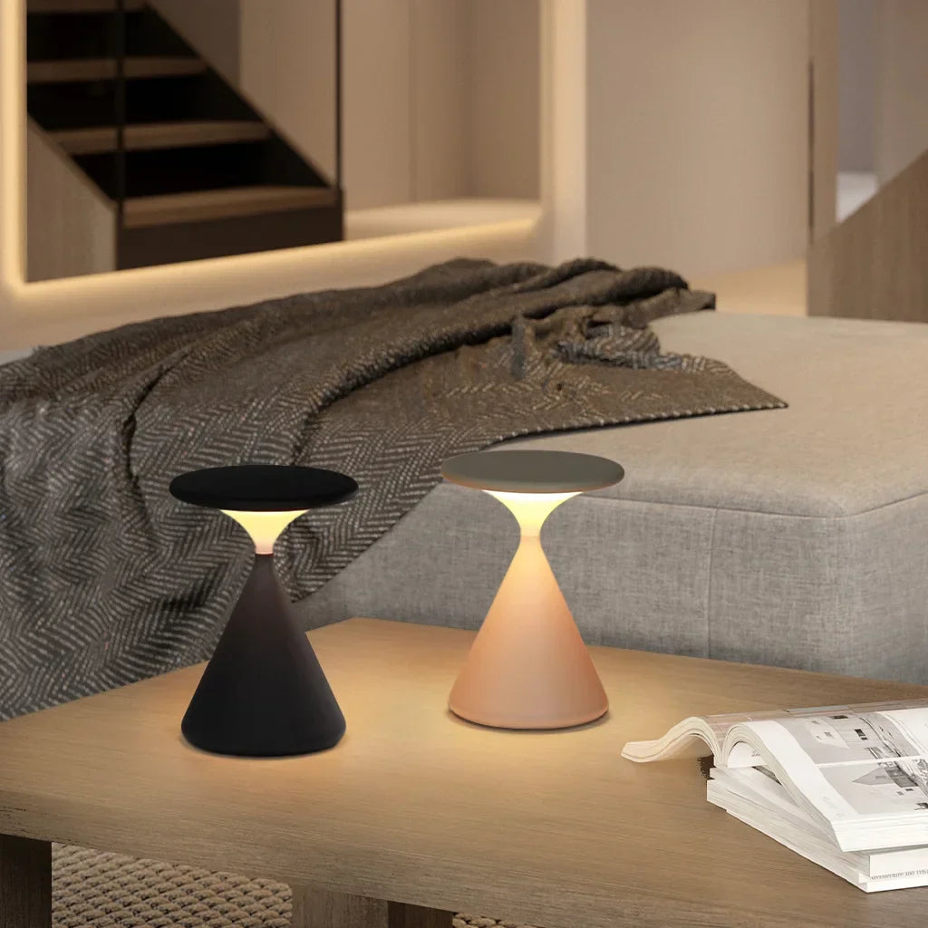 Skulpturel timeglas trådløs dæmpbar genopladelig minimalistisk bordlampe