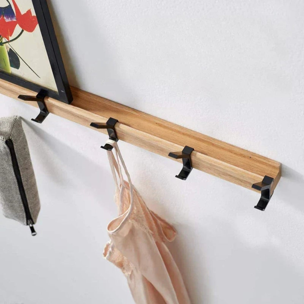Skandinavisk minimalistisk træ vægknagerække med flytbare kroge