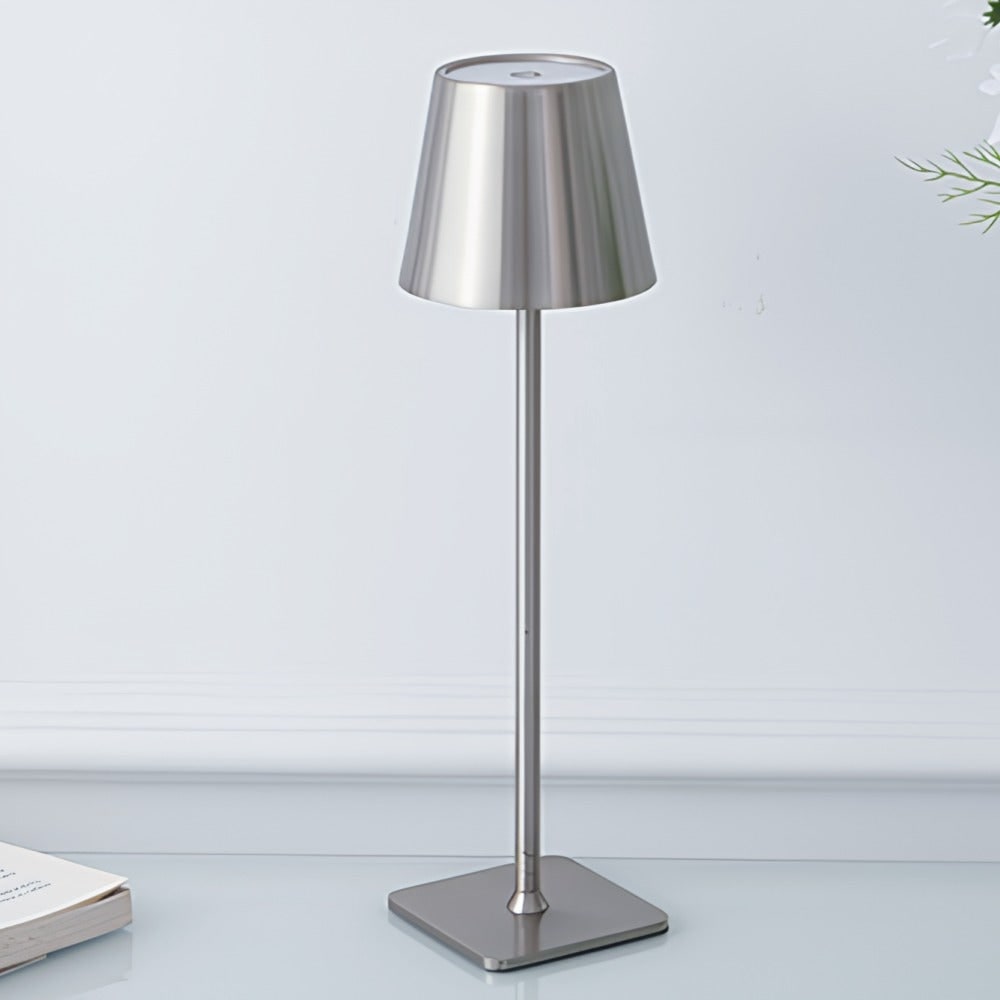 Slank Moderne Metal Vandtæt Trådløs Genopladelig Touch Dæmpbar Bordlampe