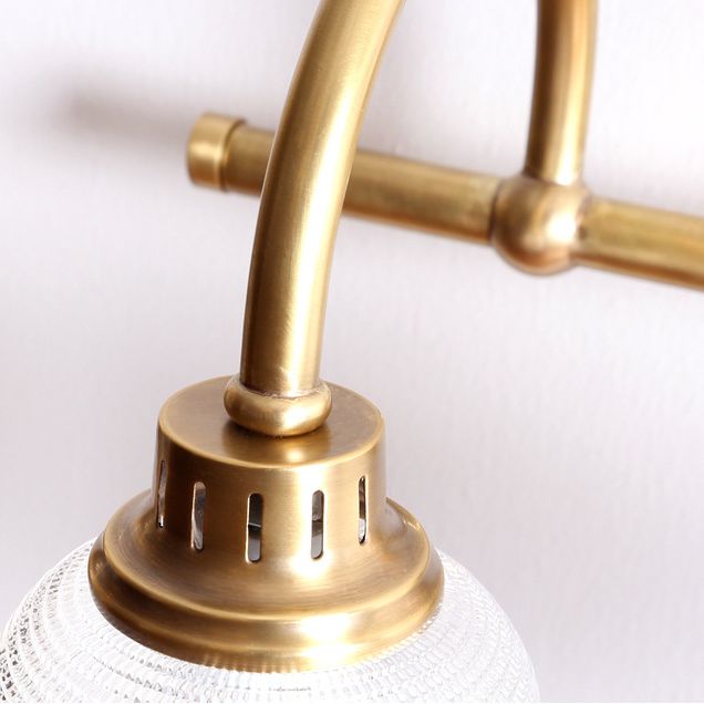 Nivalis | Elegant prismatisk ribbet glas toilettelys væglampe